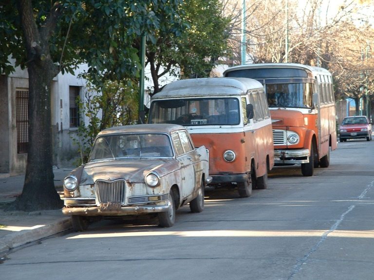 Gospodarstvo, ki sledi interesom elit, slej kot prej postane žrtev zgodovine.